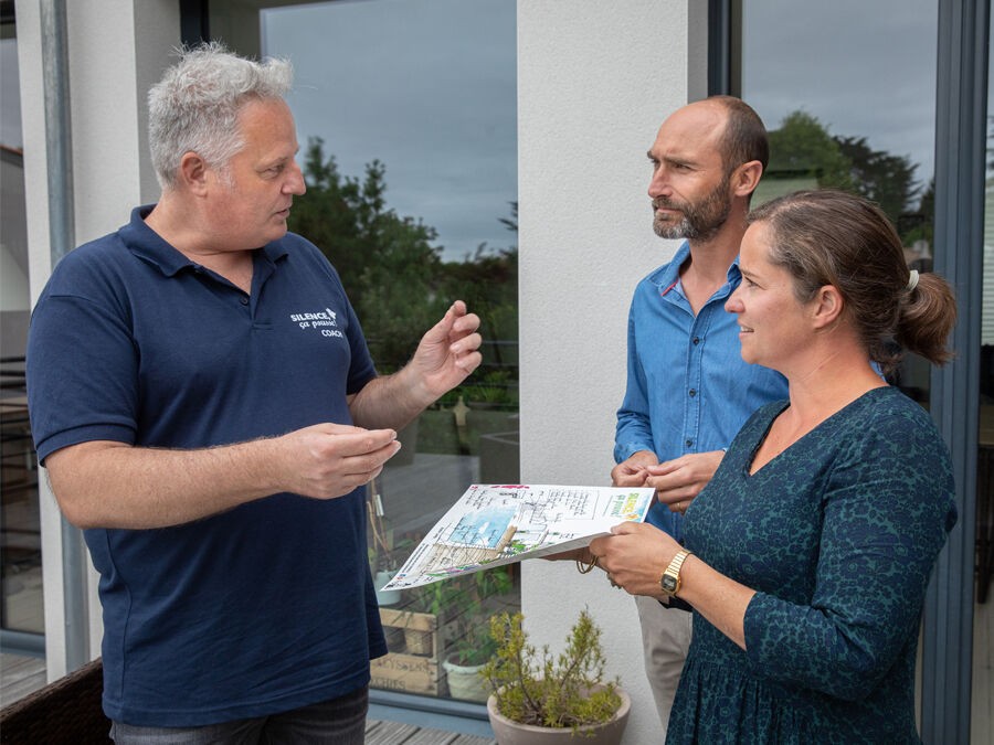 FAITES INTERVENIR UN PAYSAGISTE SILENCE, CA POUSSE ! DANS VOTRE JARDIN